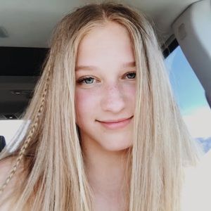 Meet your Posher, Roxanne